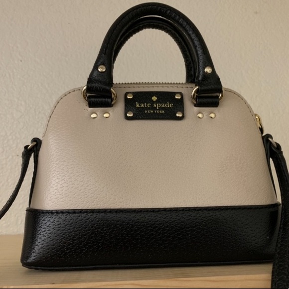 Small Kate Spade crossbody bag